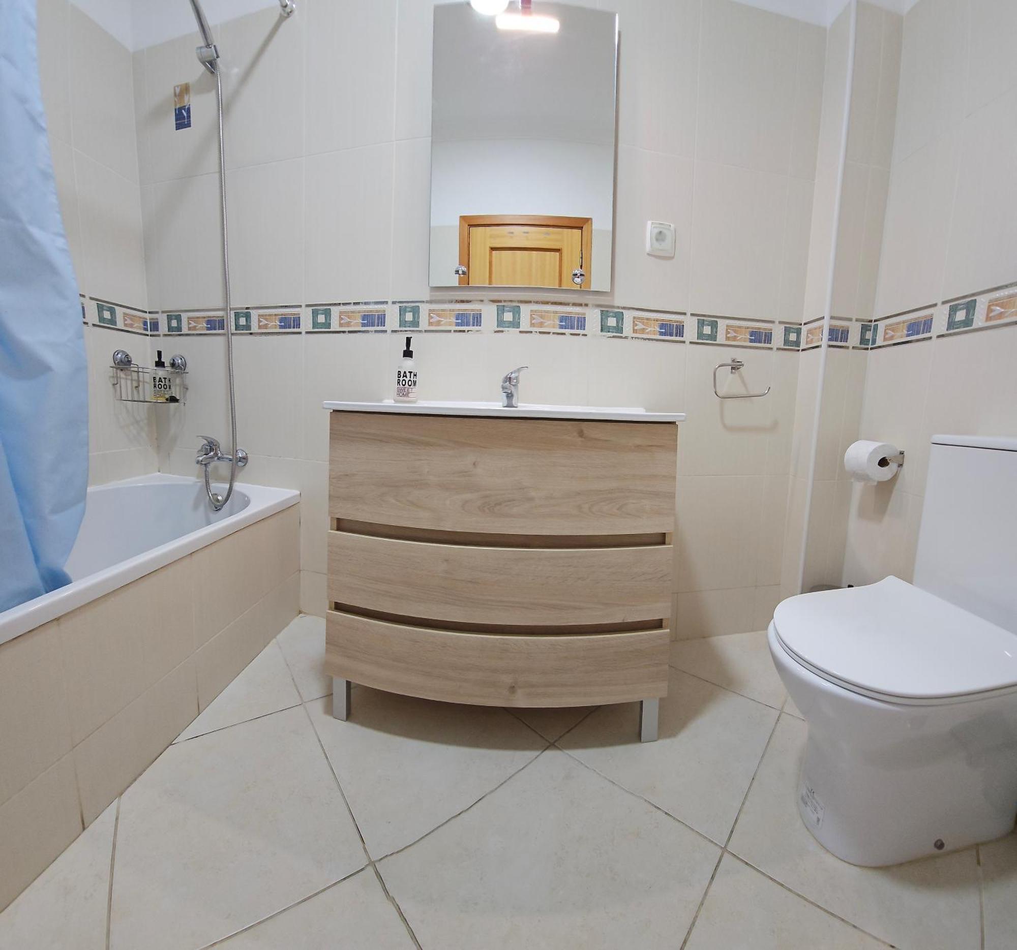 Harbour'S Way, Spacious And Cosy Apartment, With Ac Olhão Dış mekan fotoğraf